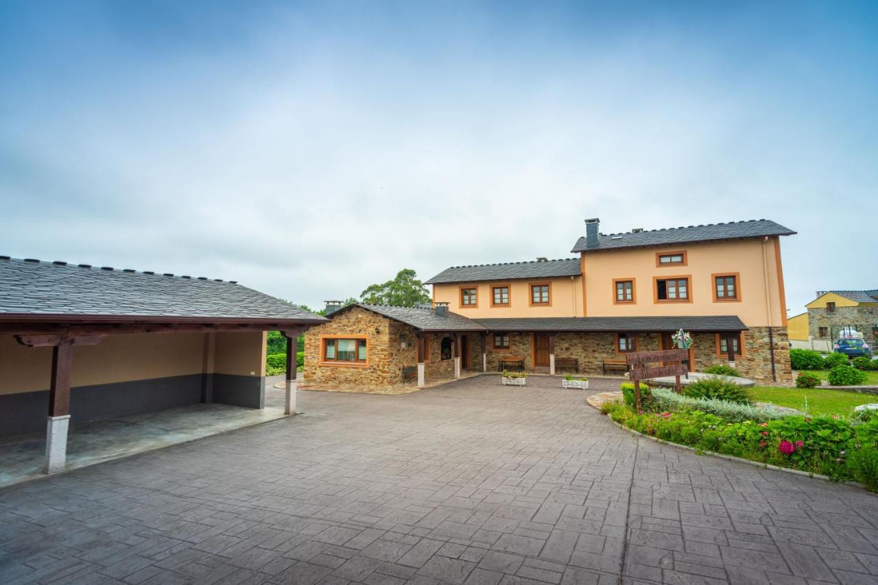 Apartamentos Navalin Tapia De Casariego Zewnętrze zdjęcie
